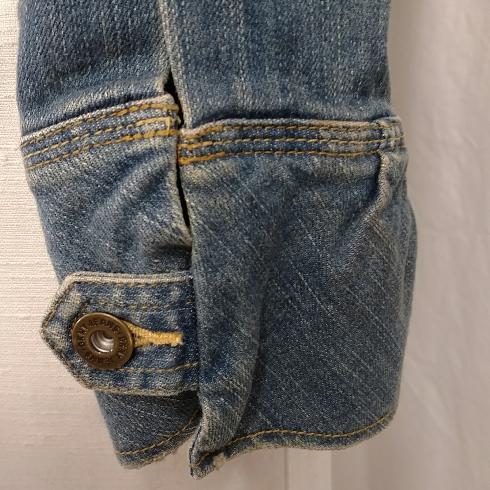 DKNY Jean Jacket Feminine Distressed XS Quality Fitted Tailored Shape SeeMeasure - Picture 4 of 8